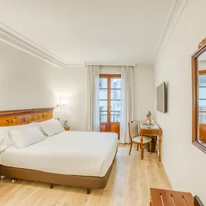 tryp-arenal.bilbaohotelsspain.com/